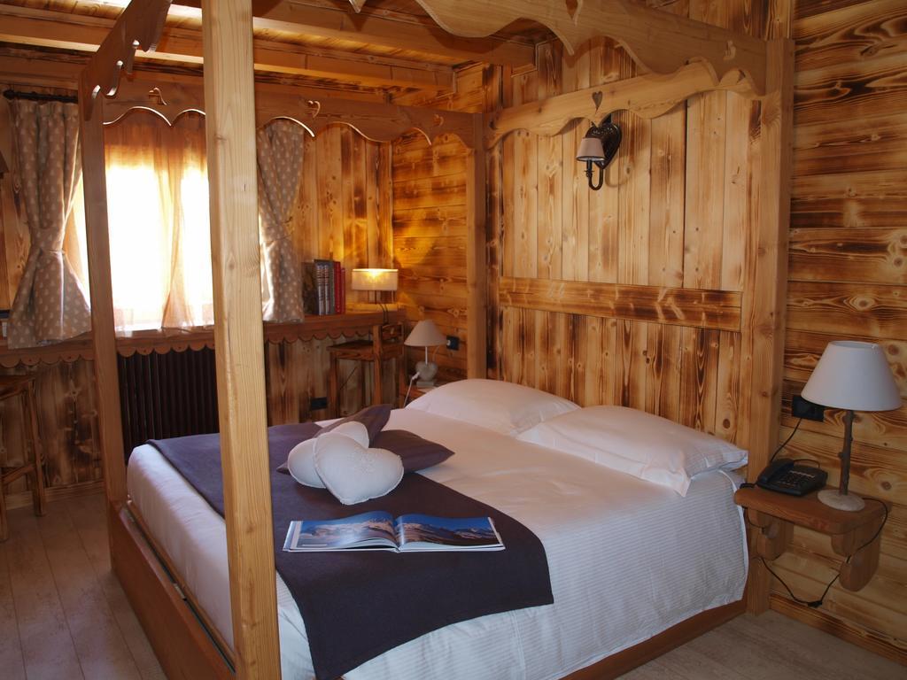 Hotel Letterario Locanda Collomb La Thuile Rom bilde