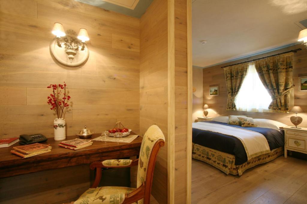 Hotel Letterario Locanda Collomb La Thuile Rom bilde