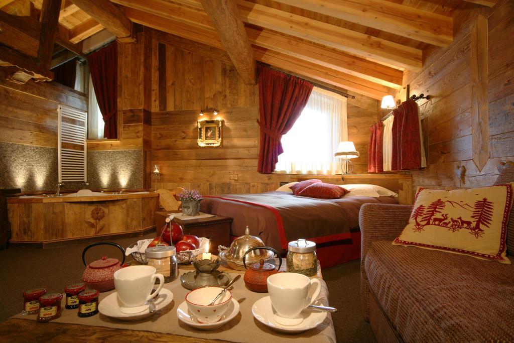 Hotel Letterario Locanda Collomb La Thuile Rom bilde