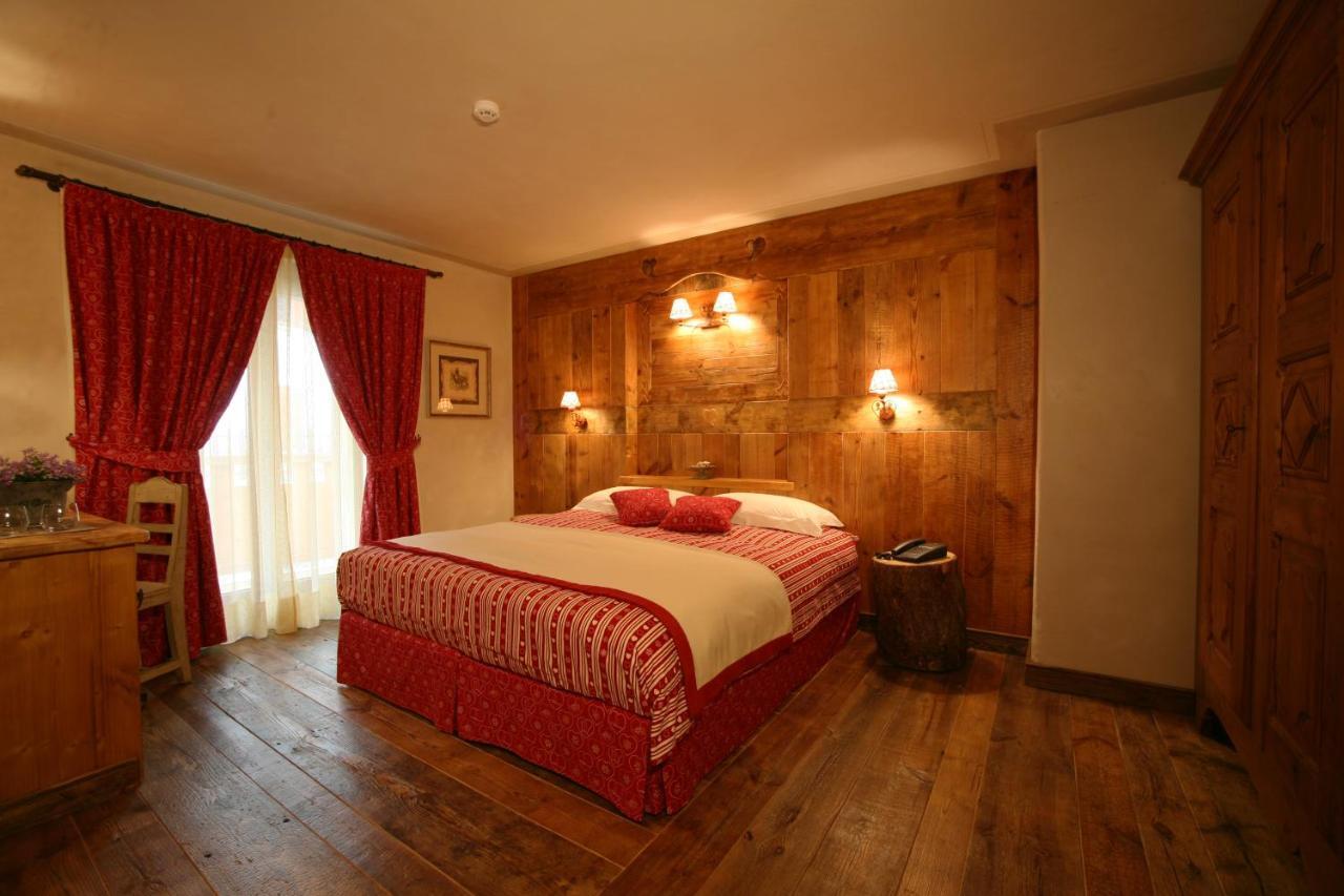Hotel Letterario Locanda Collomb La Thuile Rom bilde